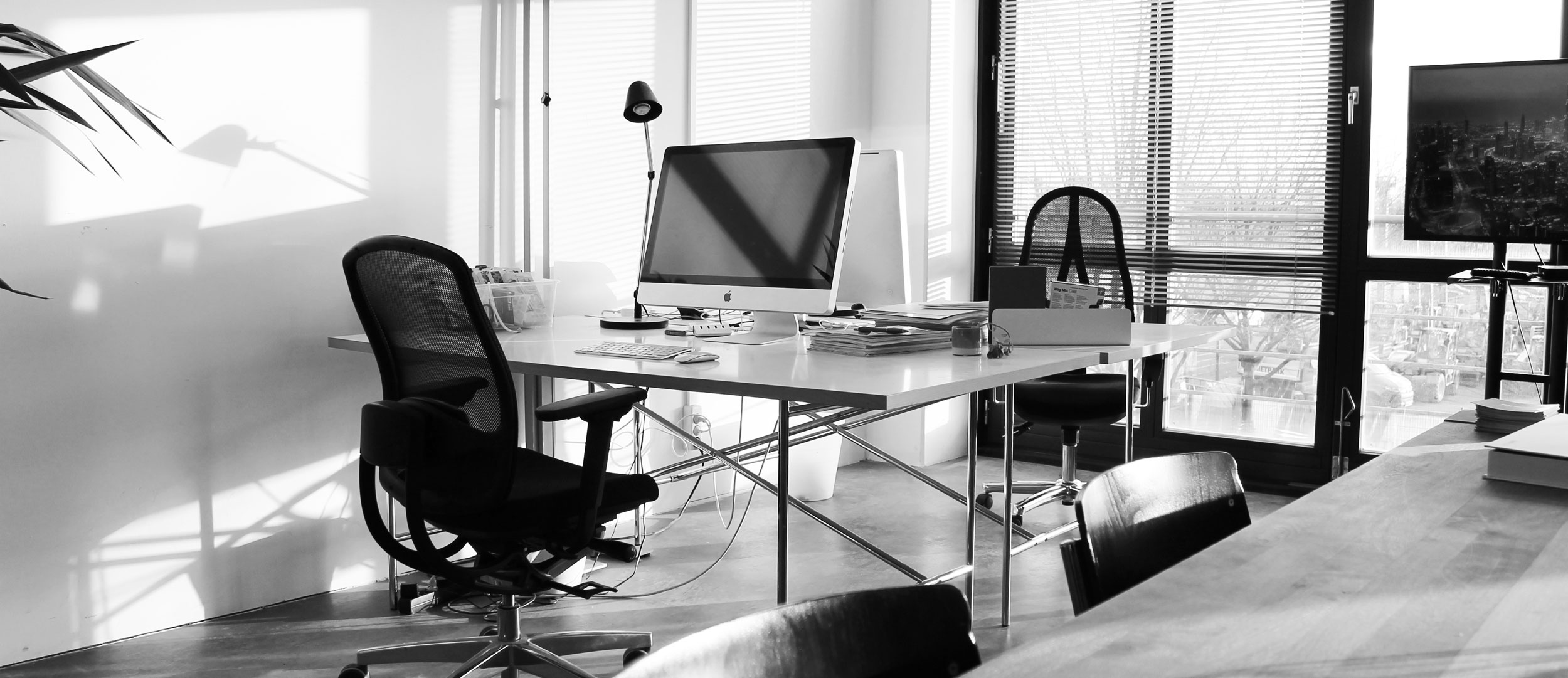 Arbeitsplätze im fonlos Büro Arbeitsplätze im fonlos Büro